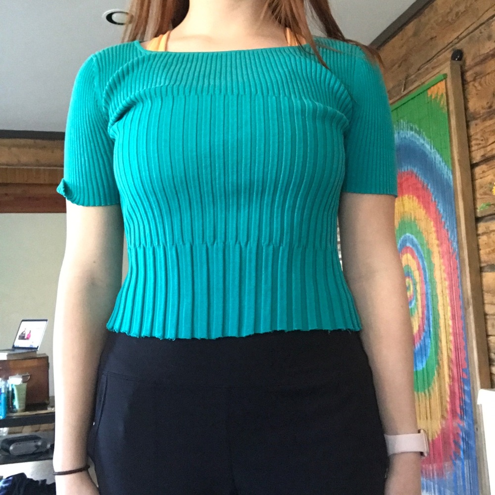 Green fitted shirt